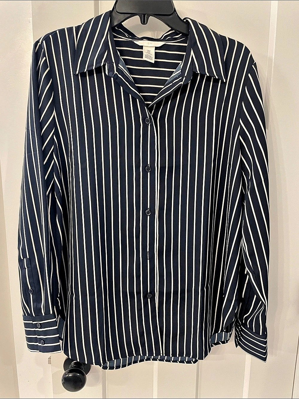 H&M Striped Button Down in Navy Blue & White Size Medium Never worn, NWOT!